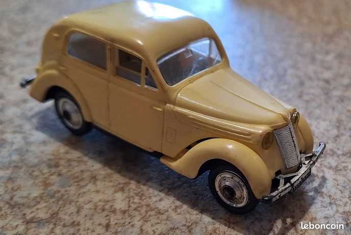 NOREV FRANCE N°10 PLASTIQUE RENAULT JUVAQUATRE avec BOITE TOUT D'ORIGINE 1/43 EUR 35,00 - FR