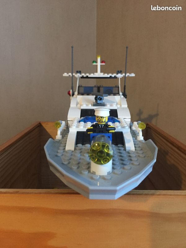 Lego City 7899 La vedette de la police (image 3)