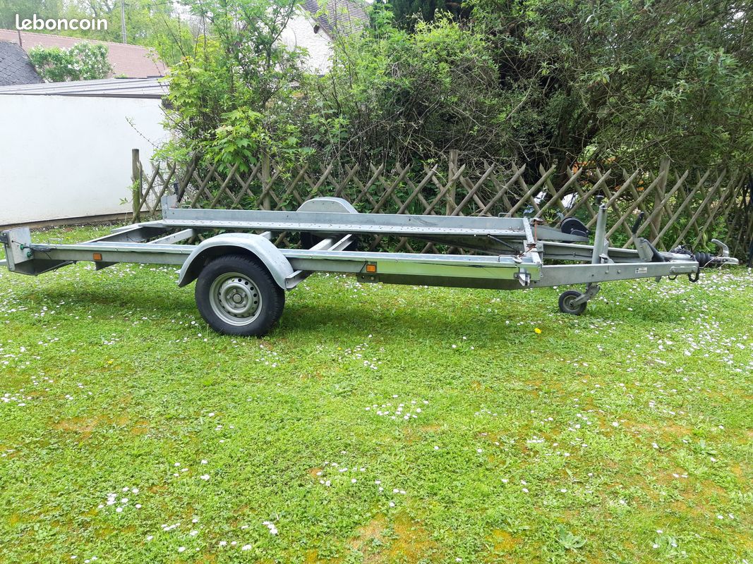 Plateau porte voiture Lider 1300 kg Équipement auto