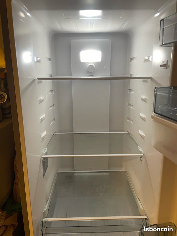 Réfrigérateur ContinentalEdison 325L (image 2)