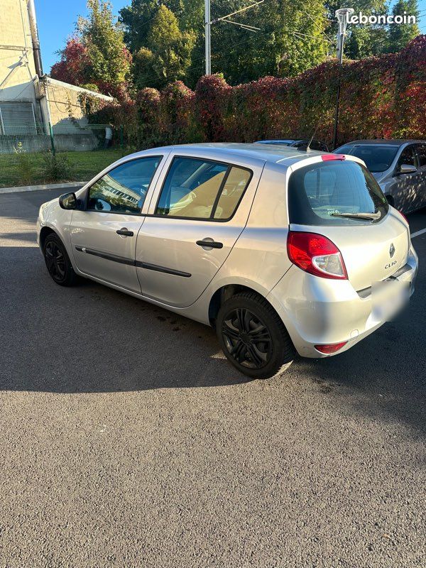 Clio 3 tomtom Voitures