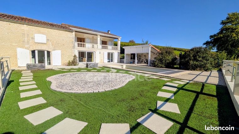 Maison de ville 11 pièces 250 m²