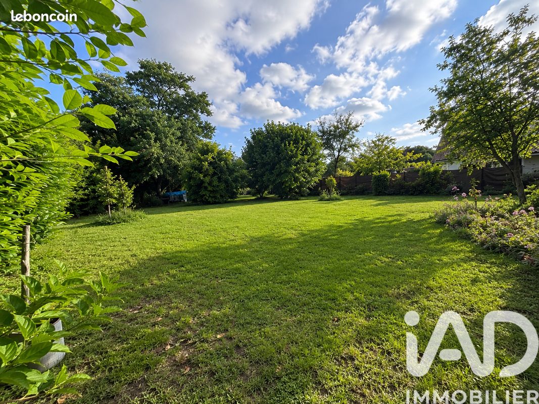 Terrain 737 m² · à Cadaujac · 737 m² · 180 000 €
