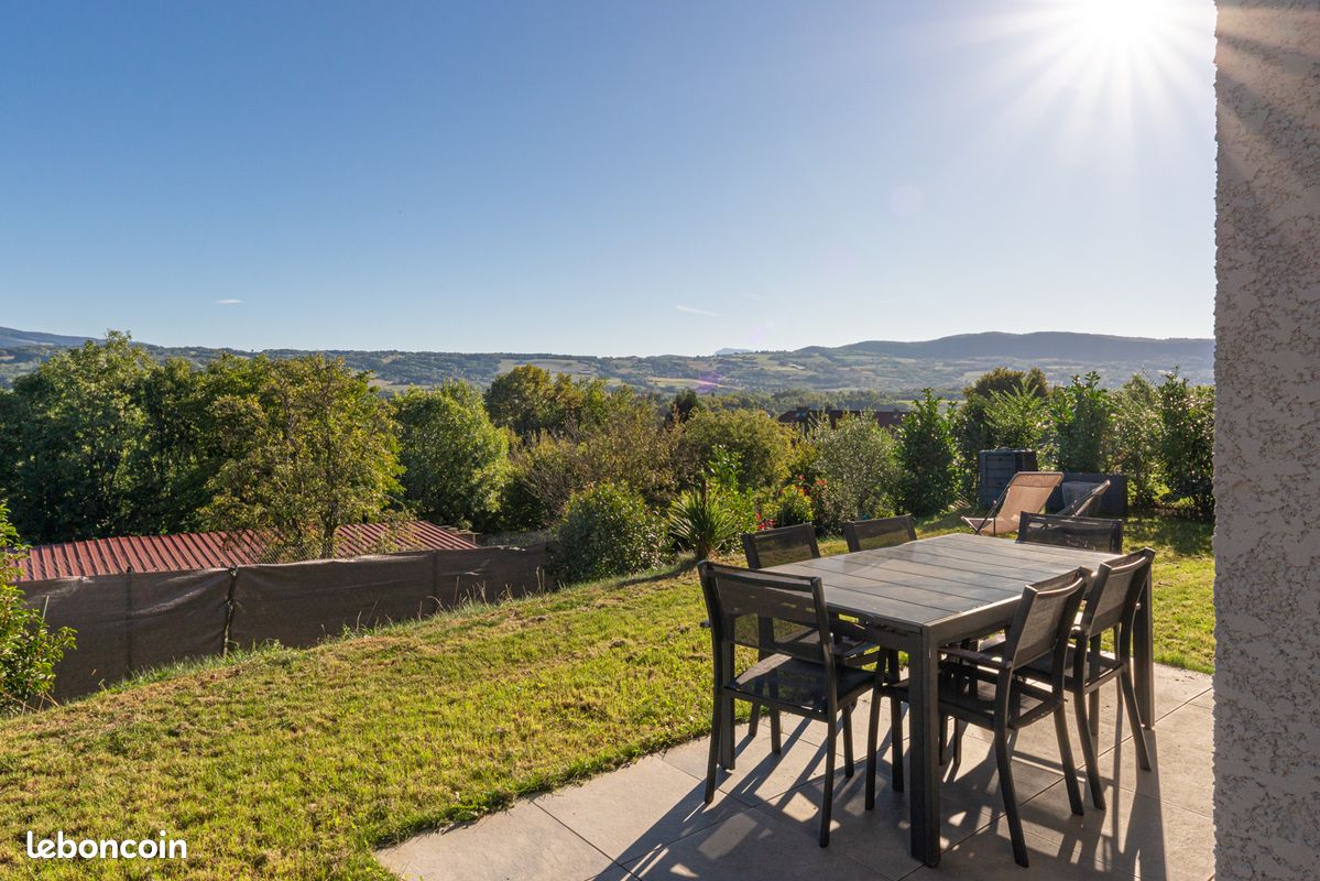Maison 5 pièces 121 m² · à Mésigny · 121 m² · 569 000 €