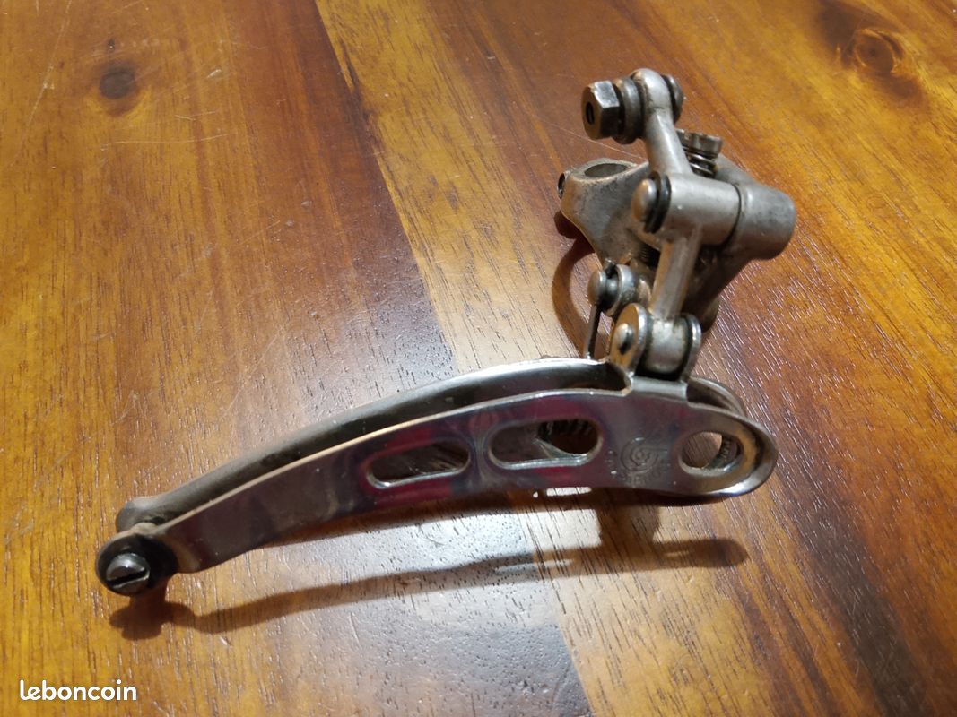 Dérailleur avant vélo route Campagnolo Record à braser 2x12 - Partie cycle vélo sur La Bécanerie