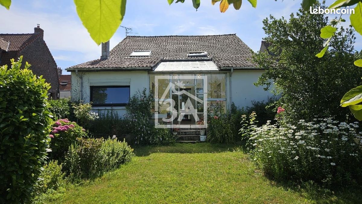 Maison 7 pièces 192 m² · à Les Attaques · 192 m² · 143 775 €