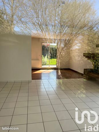 https://img.leboncoin.fr/api/v1/lbcpb1/images/96/59/ba/9659ba811de4772e54c4b008ded1defbc5615173.jpg?rule=ad-image