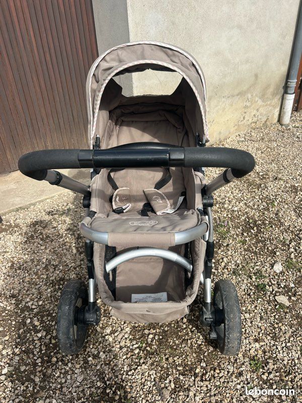 Vend poussette pour bébé + cozy + nacelle + baignoire (image 1)