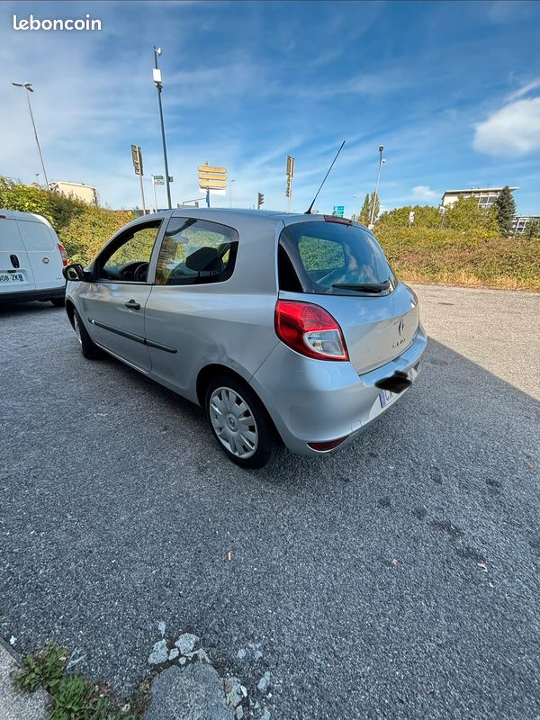 Clio 3 (image 3)