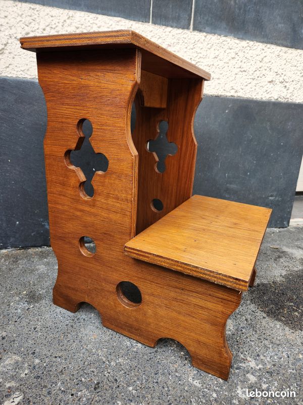 Lot 2 prie dieu enfant + tabouret (image 2)
