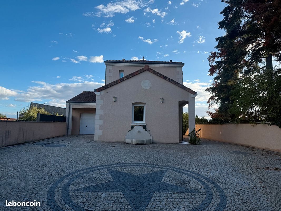 Maison 5 pièces 118 m² · à Dangé-Saint-Romain · 118 m² · 241 000 €
