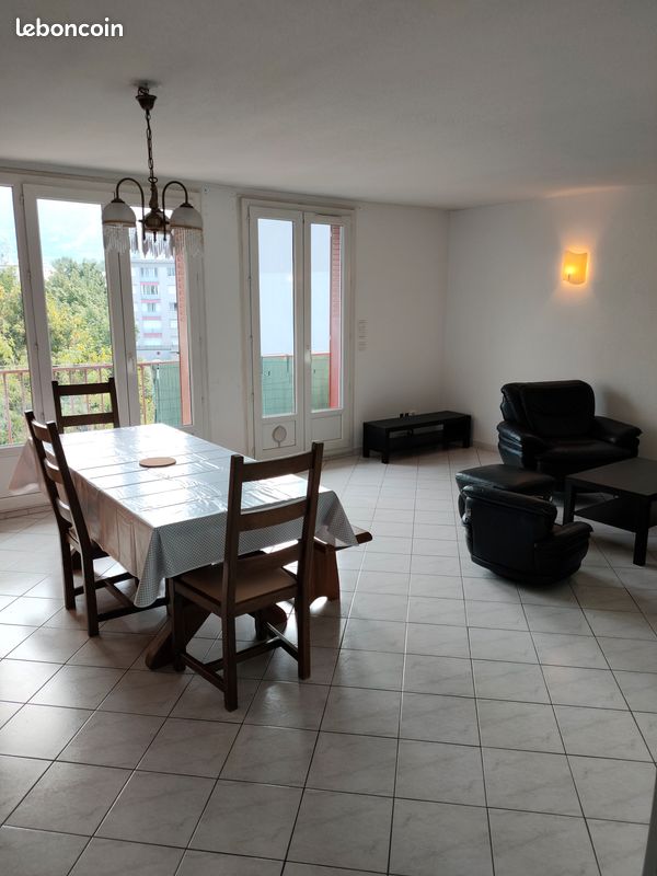 Appartement 5 pièces 80 m² · à Fontaine · 80 m² · 985 €