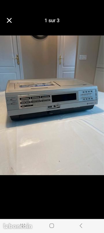 Lecteur cassette d'époque hitachi (image 1)