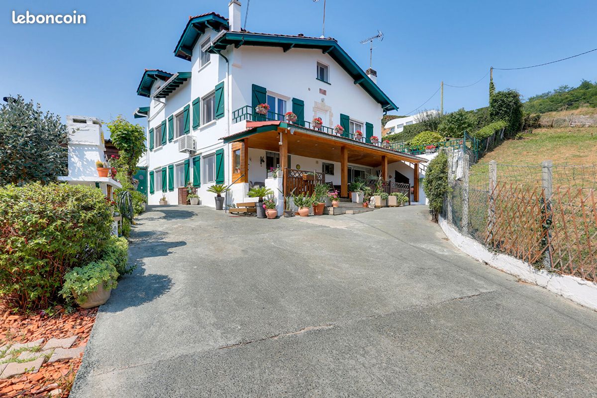 Maison 12 pièces 240 m² · à Souraïde · 240 m² · 750 000 €