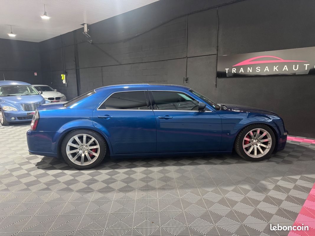Chrysler 300c 6.1 v8 hemi srt-8 a (image 6)