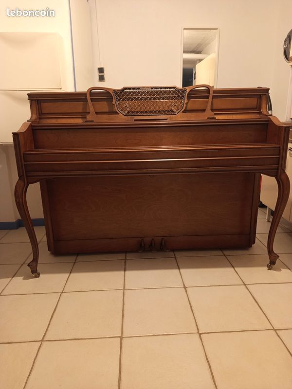 Piano Yamaha M2H (image 3)