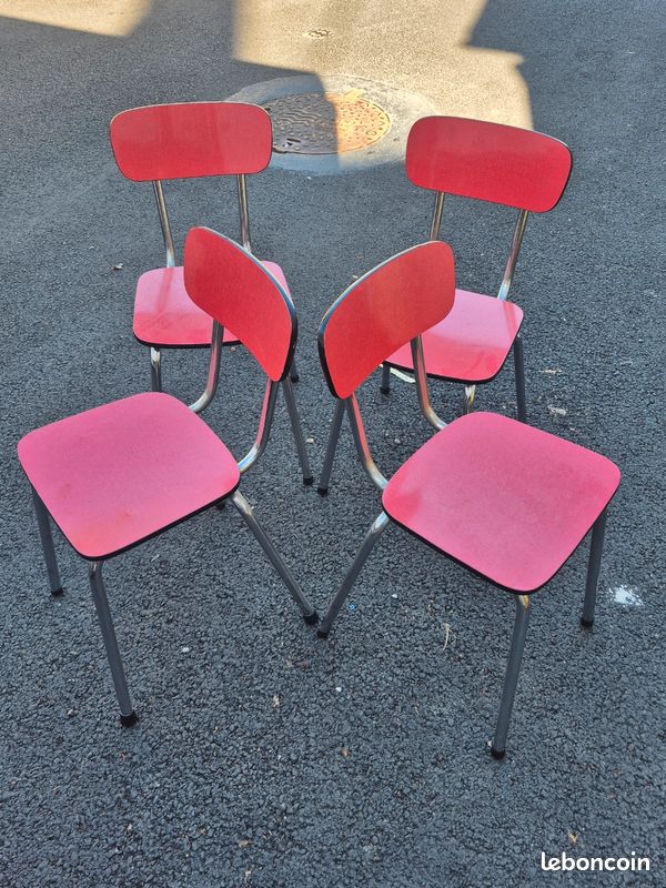 Lot de 4 anciennes chaises en formica rouge (image 1)