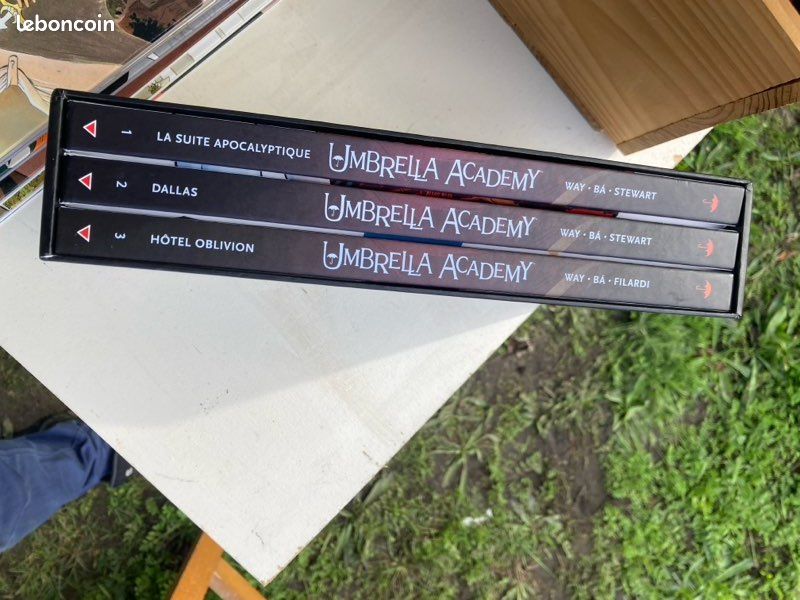 Coffret Comics BD Umbrella academy (image 6)