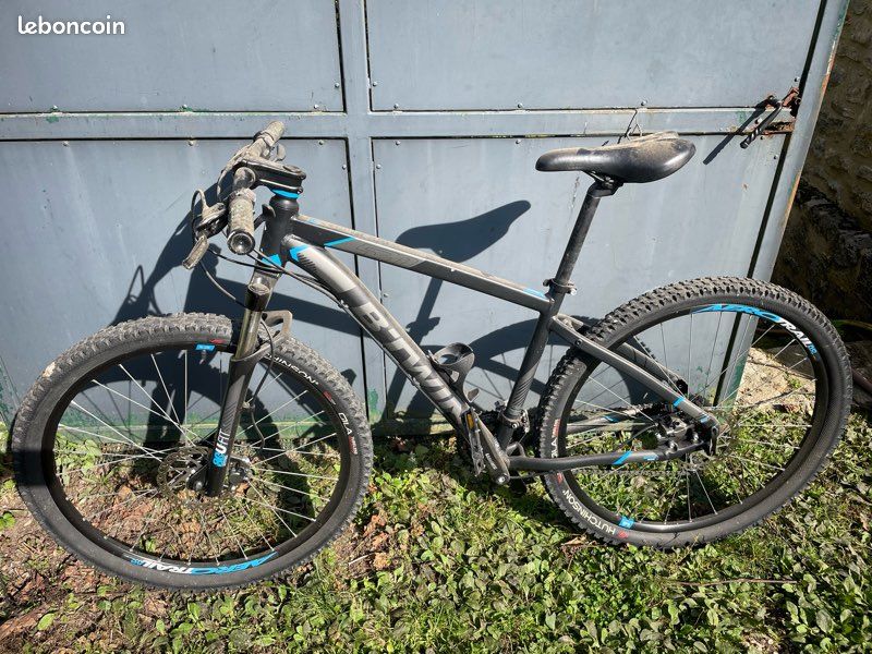 VTT rockrider 520 taille S frein hydraulique Vélos