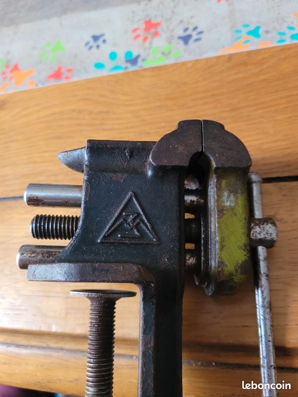 Lot D'outils Anciens Pour Bijoutier (filières Et Autres) - Occasion
