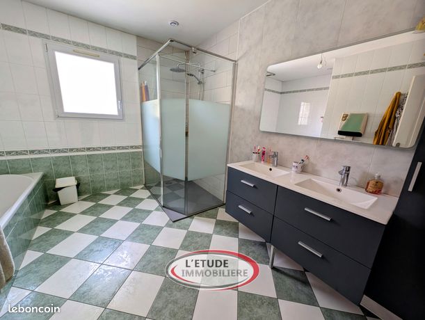 https://img.leboncoin.fr/api/v1/lbcpb1/images/96/60/a4/9660a49f9ad22b83a86cfa7bb8c5e88f05338c9b.jpg?rule=ad-image