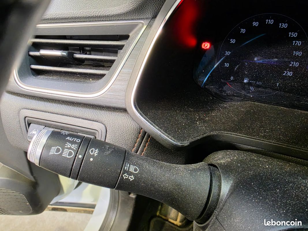 RENAULT Captur 1.5 D 116ch Initiale Paris - 2020 - CarPlay - Caméra 360 - Sièges électriques (image 29)