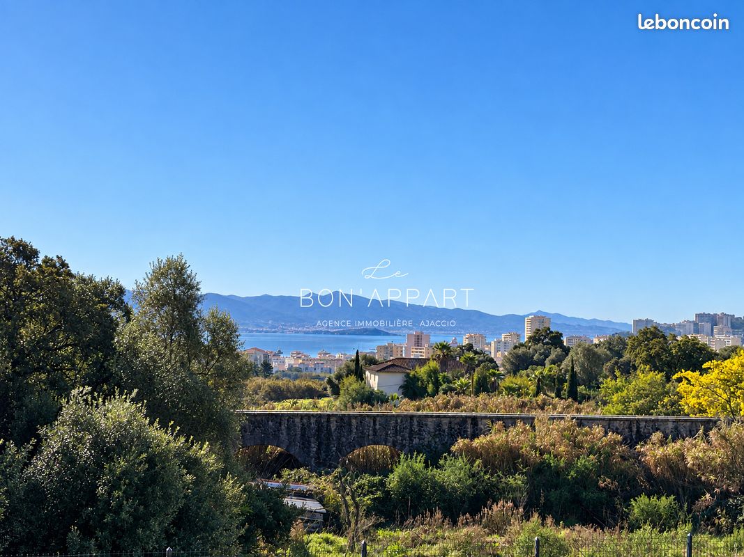 Appartement 4 pièces 94 m² · à Ajaccio · 94 m² · 1 550 €/mois