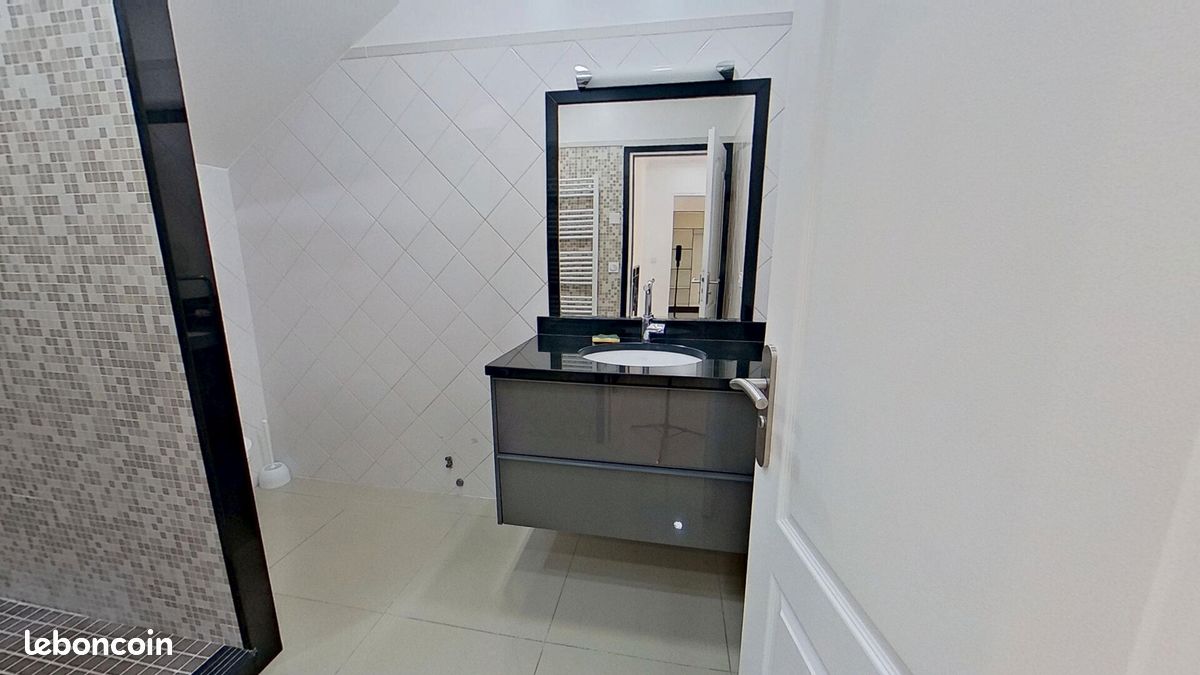 Appartement a louer - 4 pièce(s) - 83 m2 - Surfyn