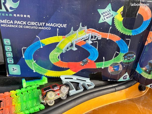 Circuit voiture lumineux Jeux Jouets