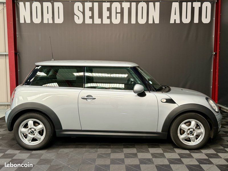 MINI COOPER D 110 CH BV6 SIEGE CHAUFFANT / CLIM 112.512km (image 9)