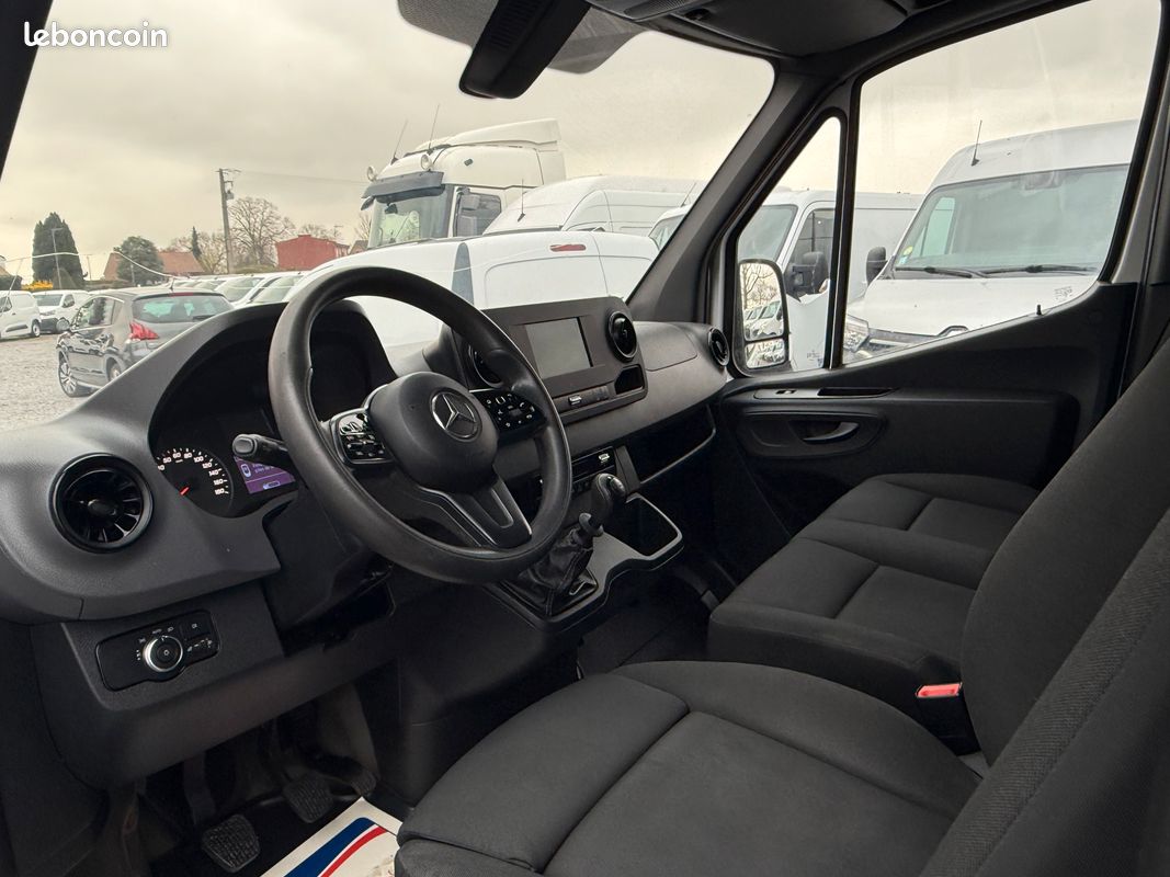 Mercedes sprinter 211cdi ecran carplay prix ht 13500 Utilitaires