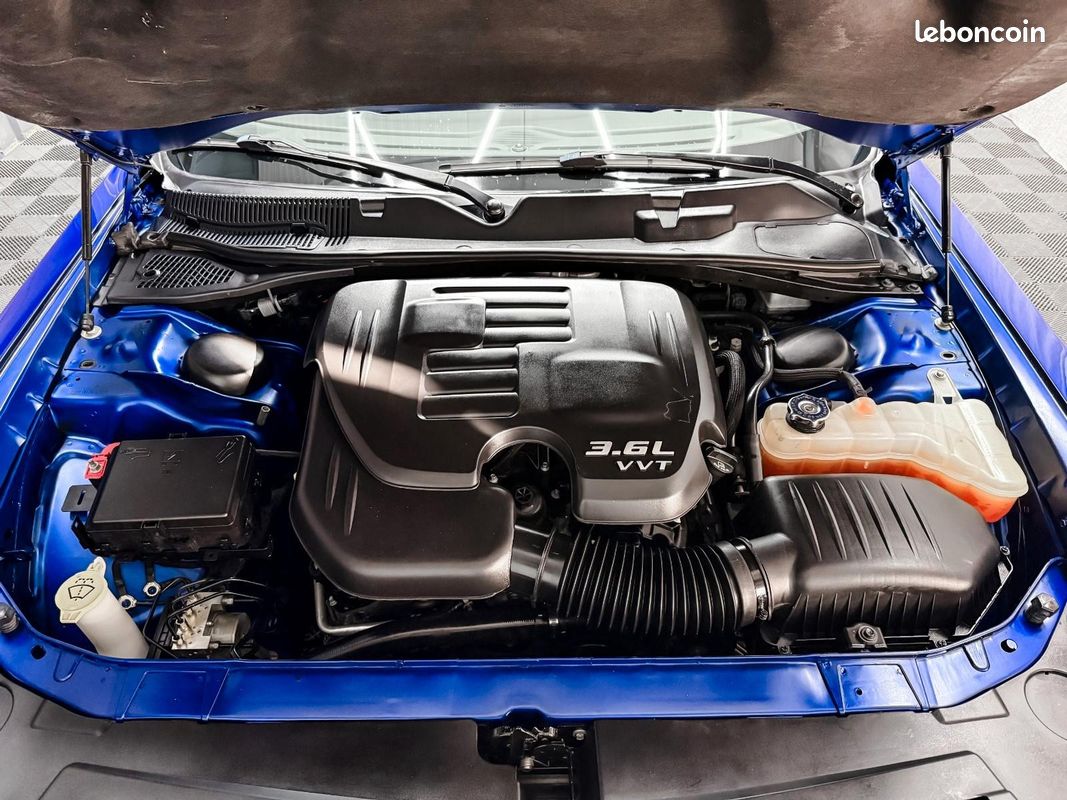 Dodge CHALLENGER Widebody Look V6 3.6 306 ch – CarPlay – Caméra – Cuir (image 18)