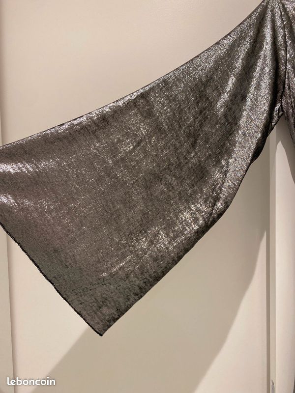 Robe (image 2)