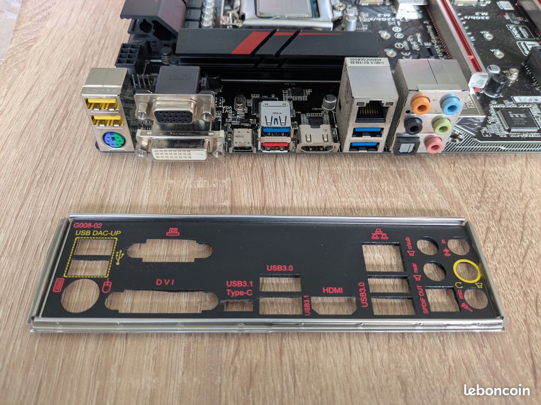 Cartes mères GIGABYTE ATX pour ordinateur