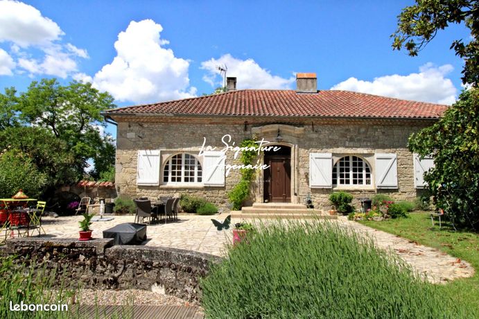 Propriété 8 pièces 275 m²