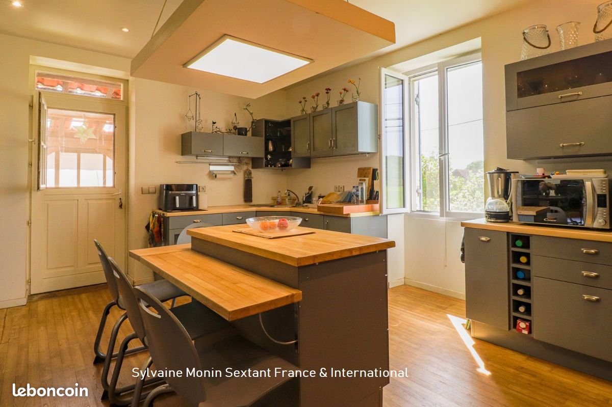 Propriété 8 pièces 238 m² (image 9)
