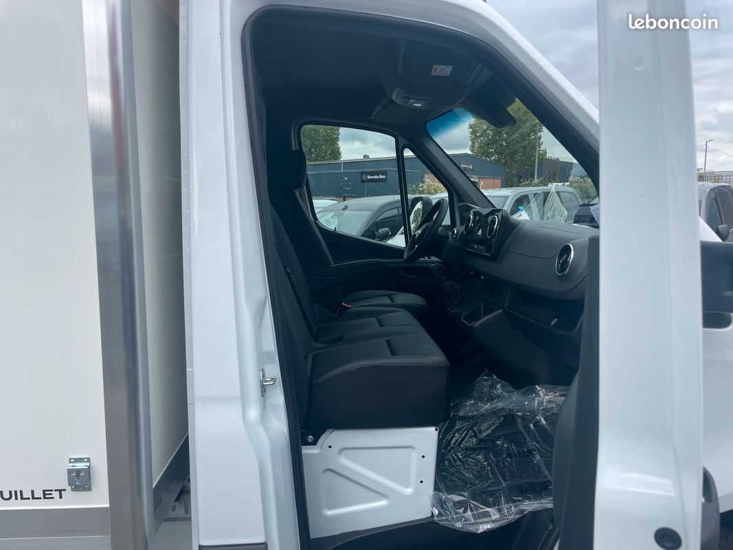 51 990 HT Mercedes Sprinter 515 CDI 150 CH 20m3 HAYON 1024 Euros HT/mois (image 3)