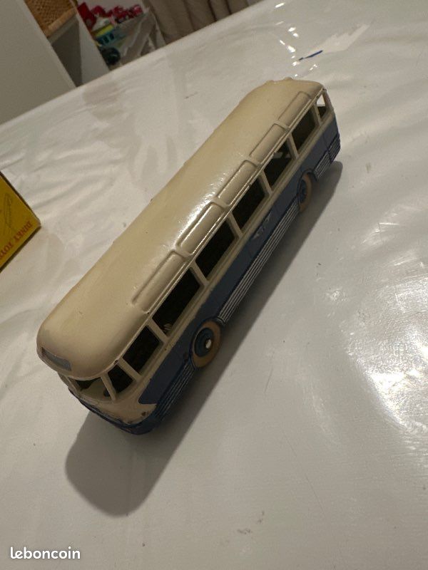 Dinky Toys Meccano France autocar Chausson réf 29F avec sa