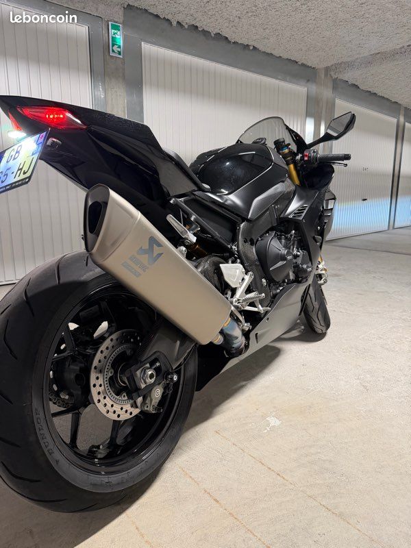 Honda CBR 1000 RR R SP (image 3)