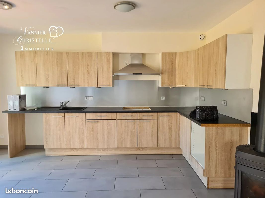 Maison 5 pièces 88 m² · à Saint-Gingolph · 88 m² · 2 400 €/mois