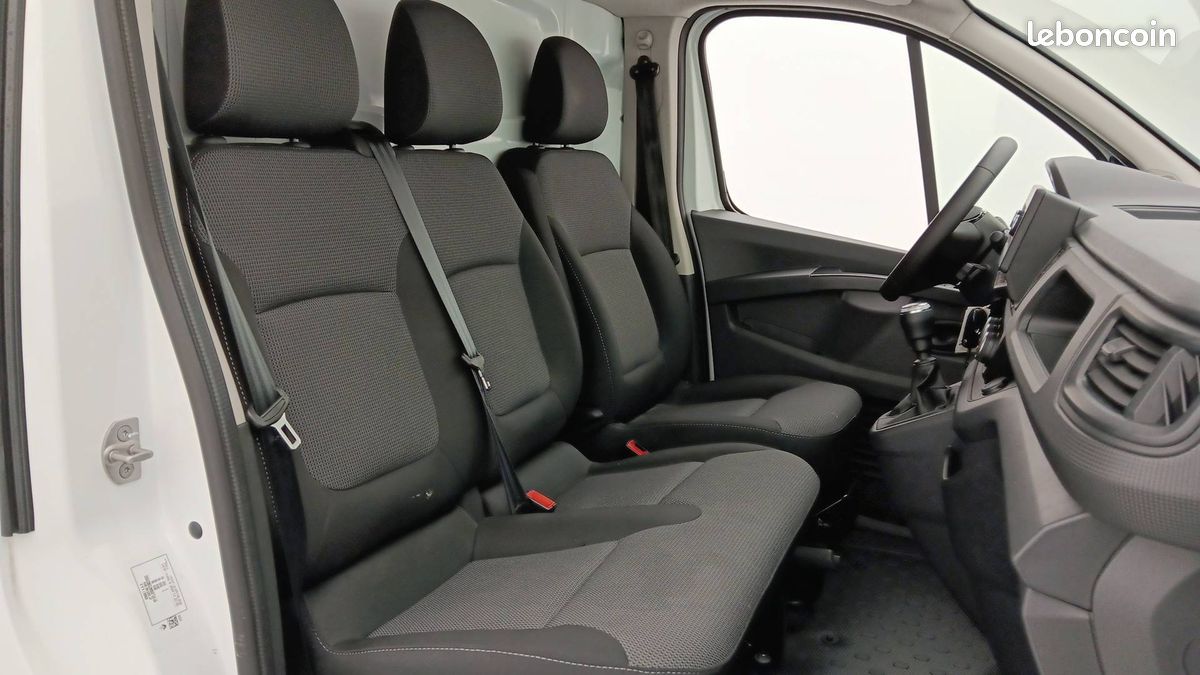 Renault trafic fgn l1h1 3000 kg blue dci 130 (image 13)