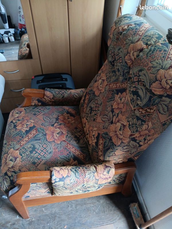 Fauteuils et canapé-lit (image 2)