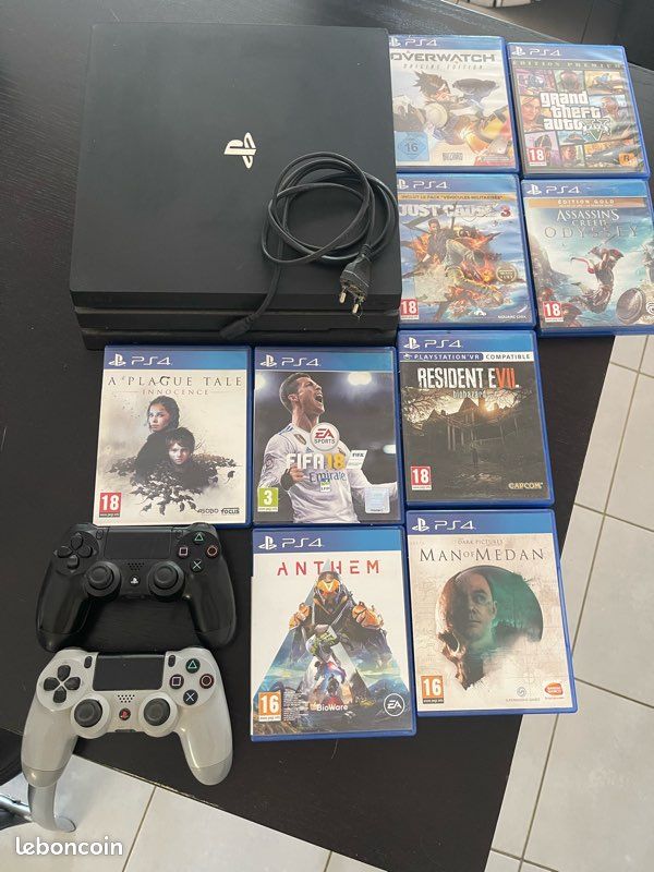 PlayStation 4 Bonne état Avec 1 manette Officiel et Câbles - Consoles