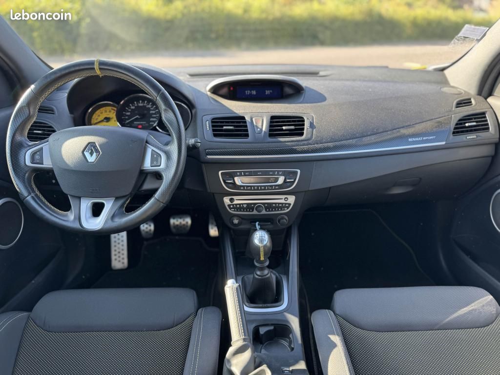 RENAULT MEGANE Mégane Coupé 2.0i 16V - 265 III COUPE Trophy PHASE 1 (image 13)
