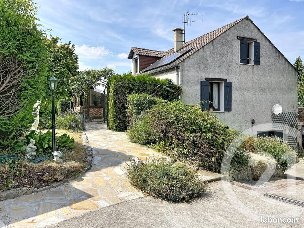 Maison 8 pièces 165 m² · à Oeuilly · 165 m² · 267 000 €