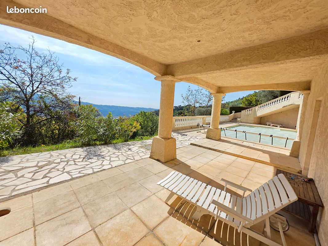 Maison 4 pièces 111 m² · à Carros · 111 m² · 595 000 €