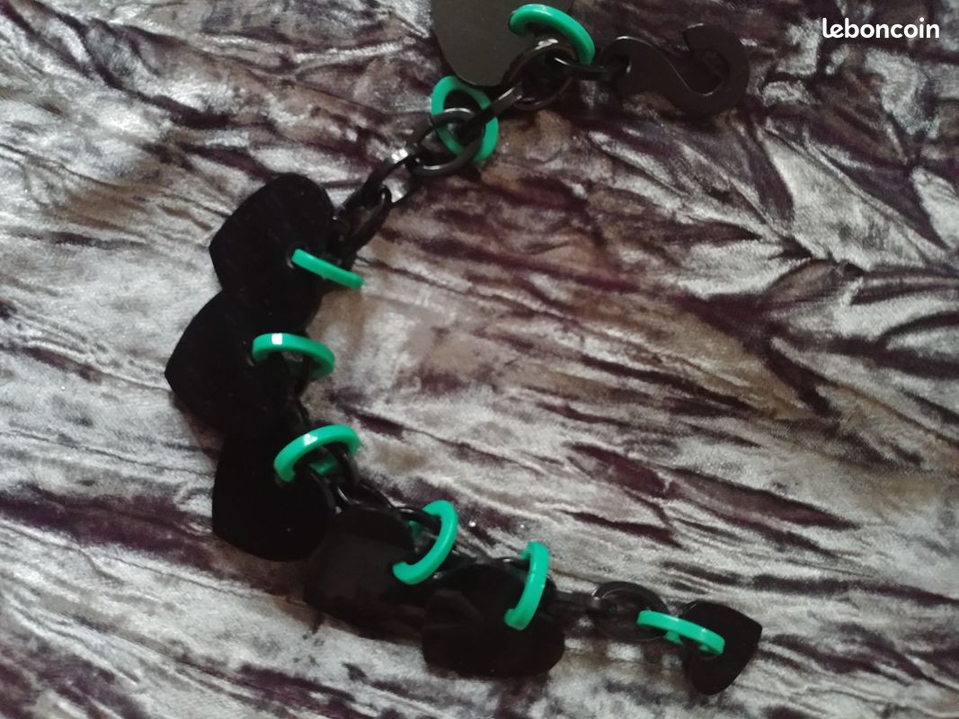 Bracelet breloque (image 1)