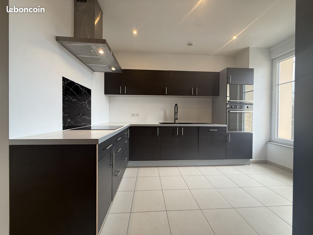 Appartement 4 pièces 100 m² · à Charleville-Mézières · 100 m² · 152 000 €