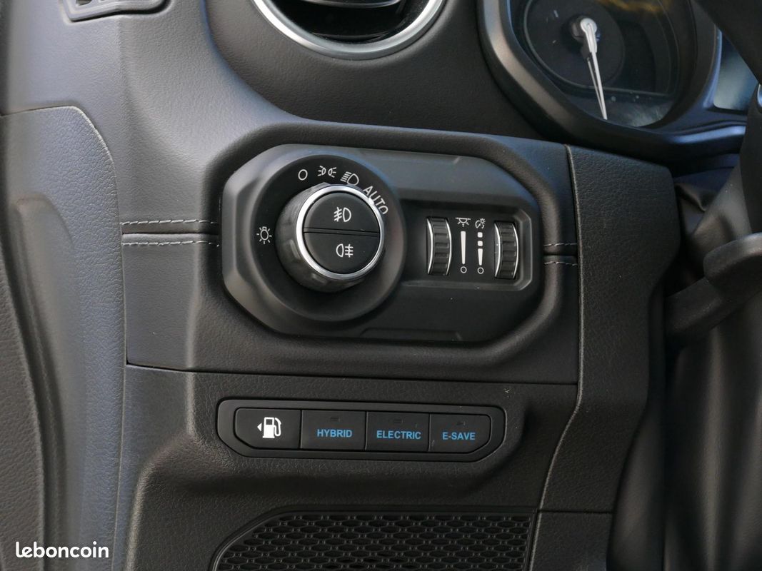 JEEP WRANGLER 2.0i T 4xe - 380 - BVA 4x4 2018 Unlimited Sahara 1941 PHASE 2 (image 26)