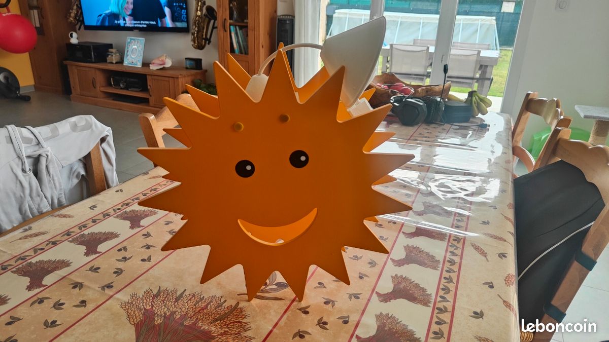 Lustre "soleil" chambre enfant (image 2)